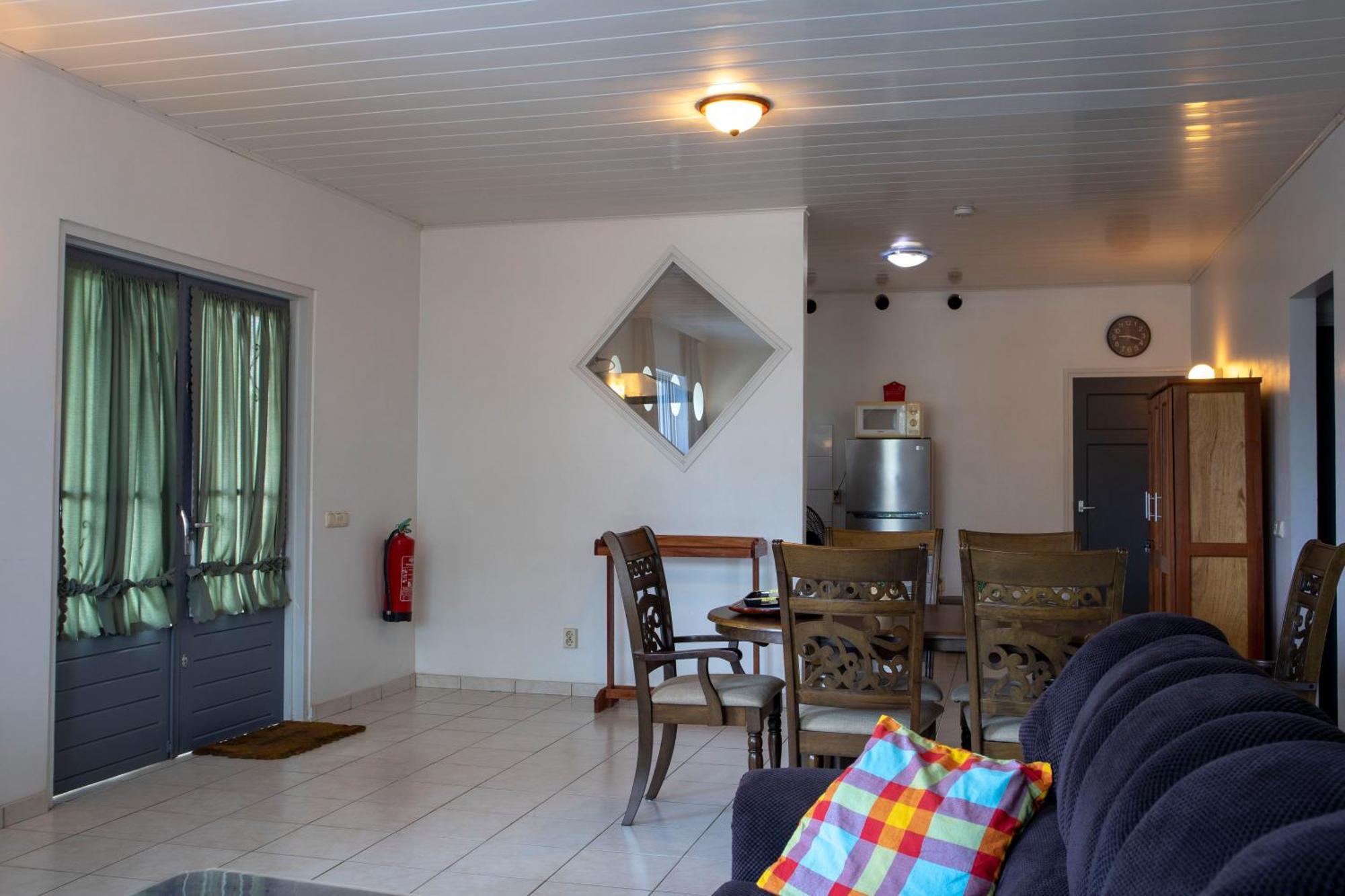 Sabajo Appartement Verhuur Парамарибо Екстериор снимка